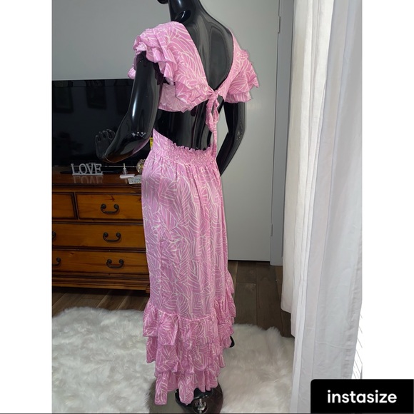 Maxi Dress 💕 - Picture 3 of 11